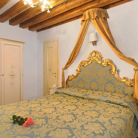 Hotel Al Vagon Venesia Bagian luar foto