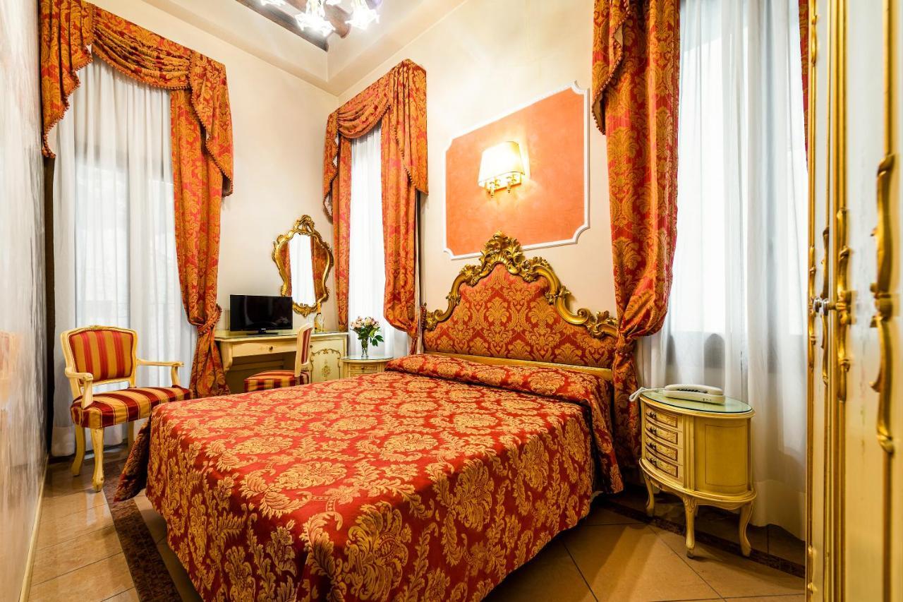 Hotel Al Vagon Venesia Bagian luar foto