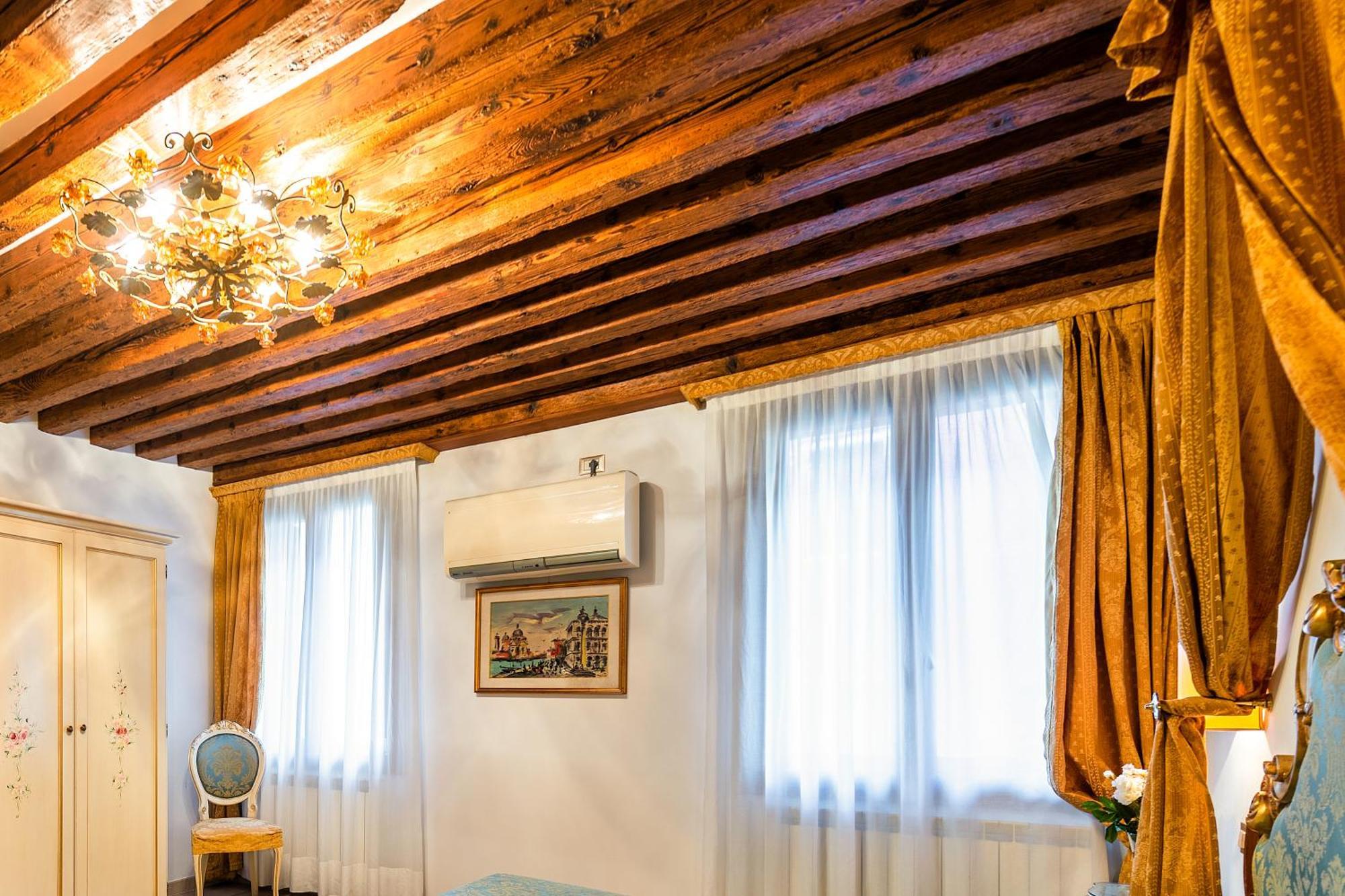 Hotel Al Vagon Venesia Bagian luar foto