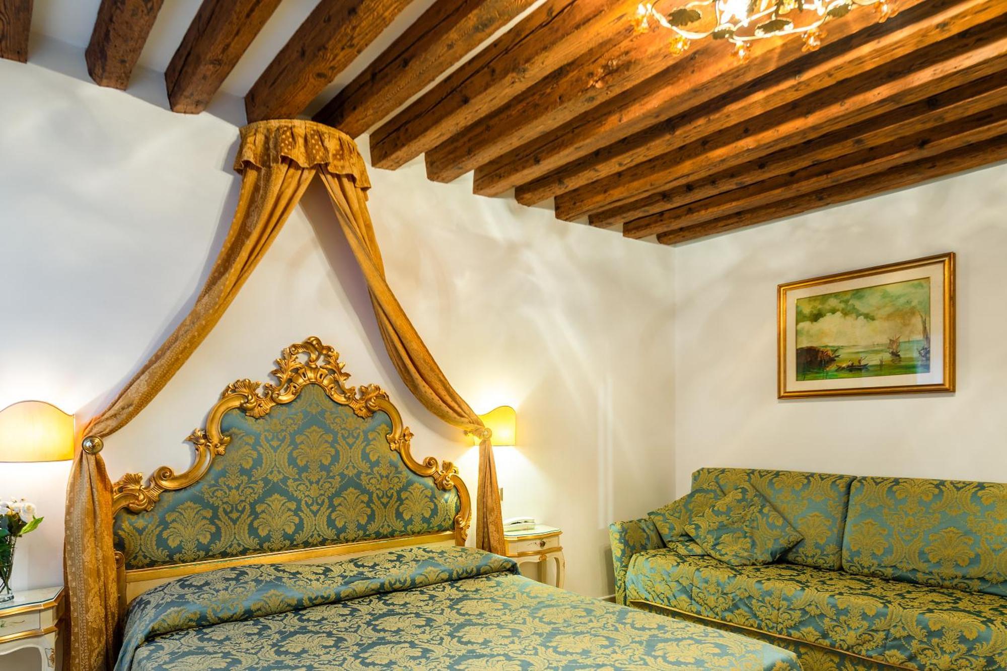 Hotel Al Vagon Venesia Bagian luar foto