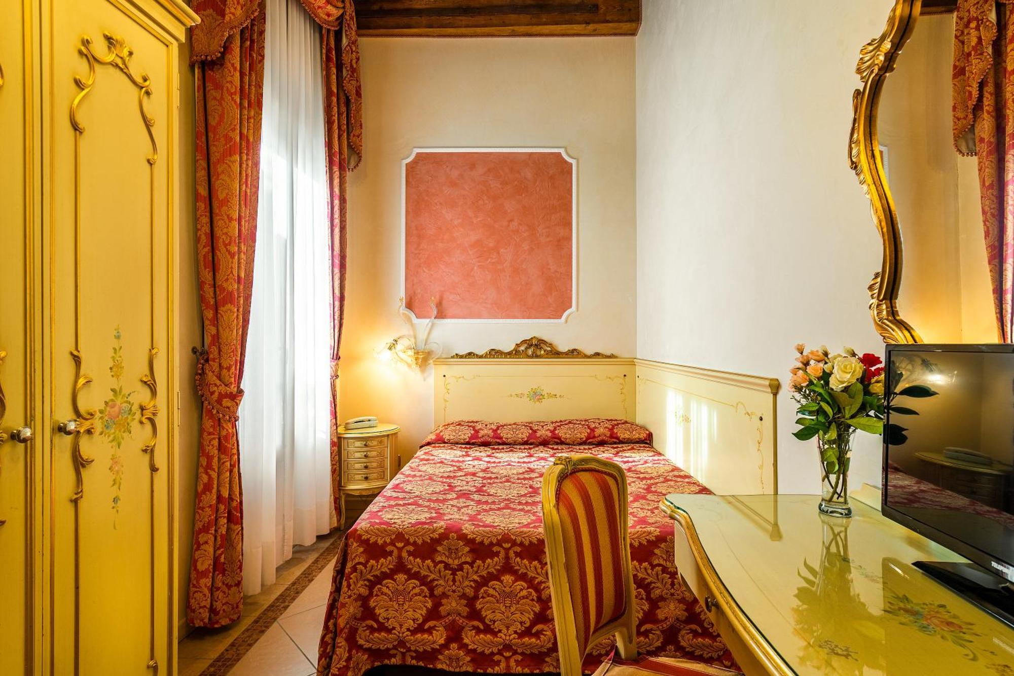 Hotel Al Vagon Venesia Bagian luar foto