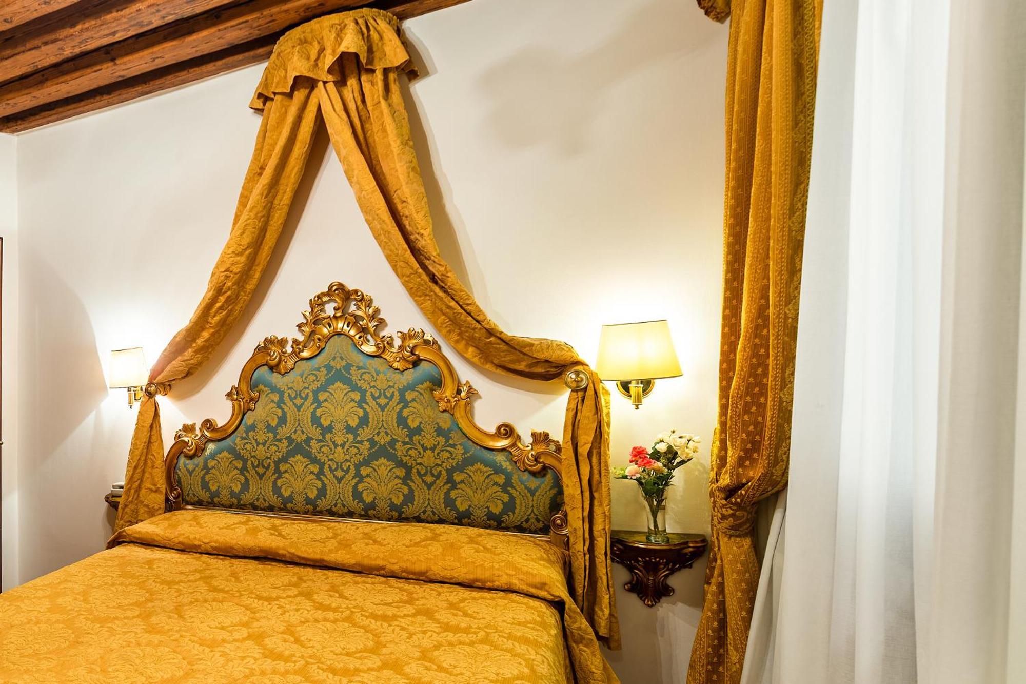 Hotel Al Vagon Venesia Bagian luar foto