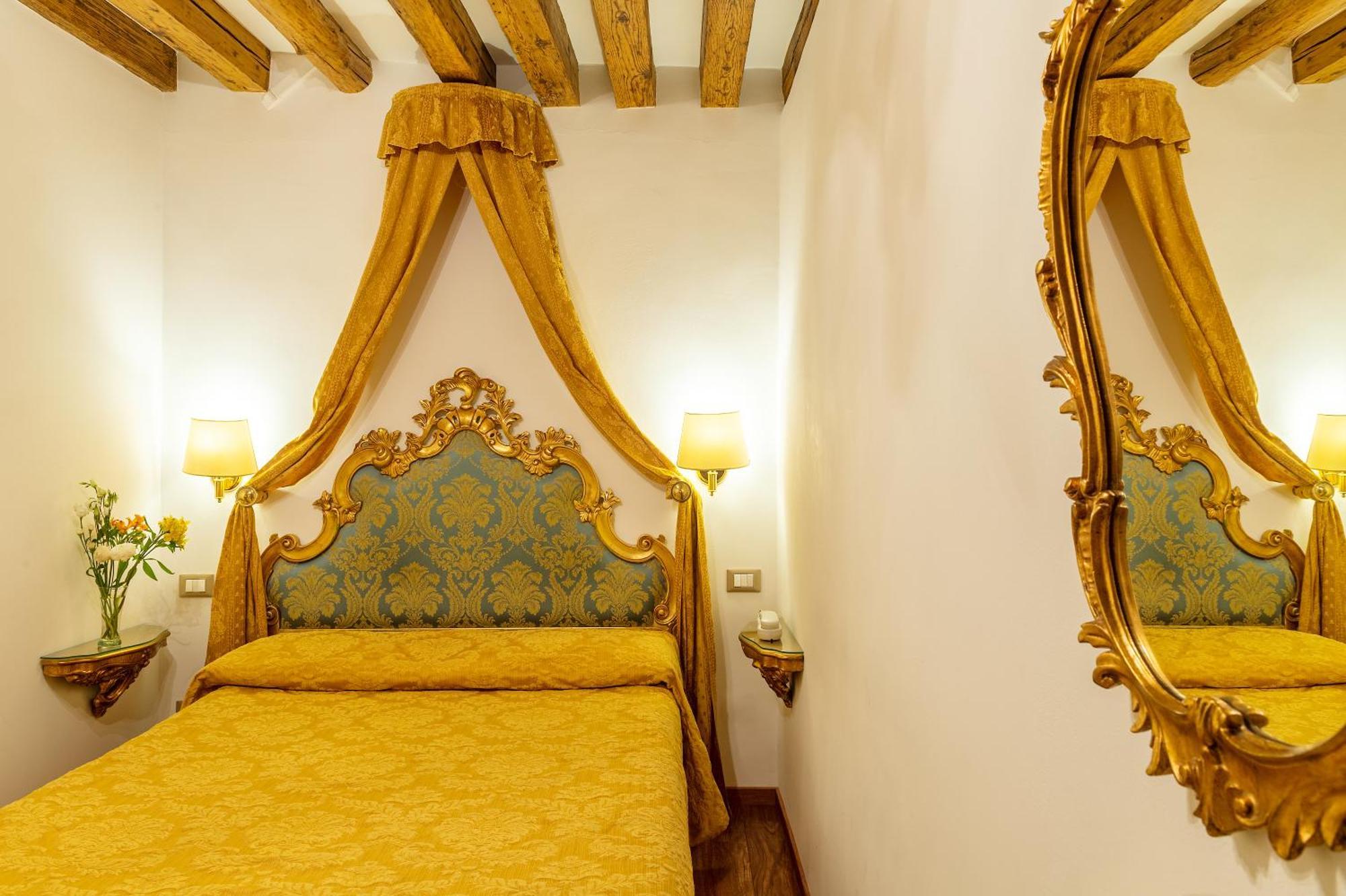 Hotel Al Vagon Venesia Bagian luar foto