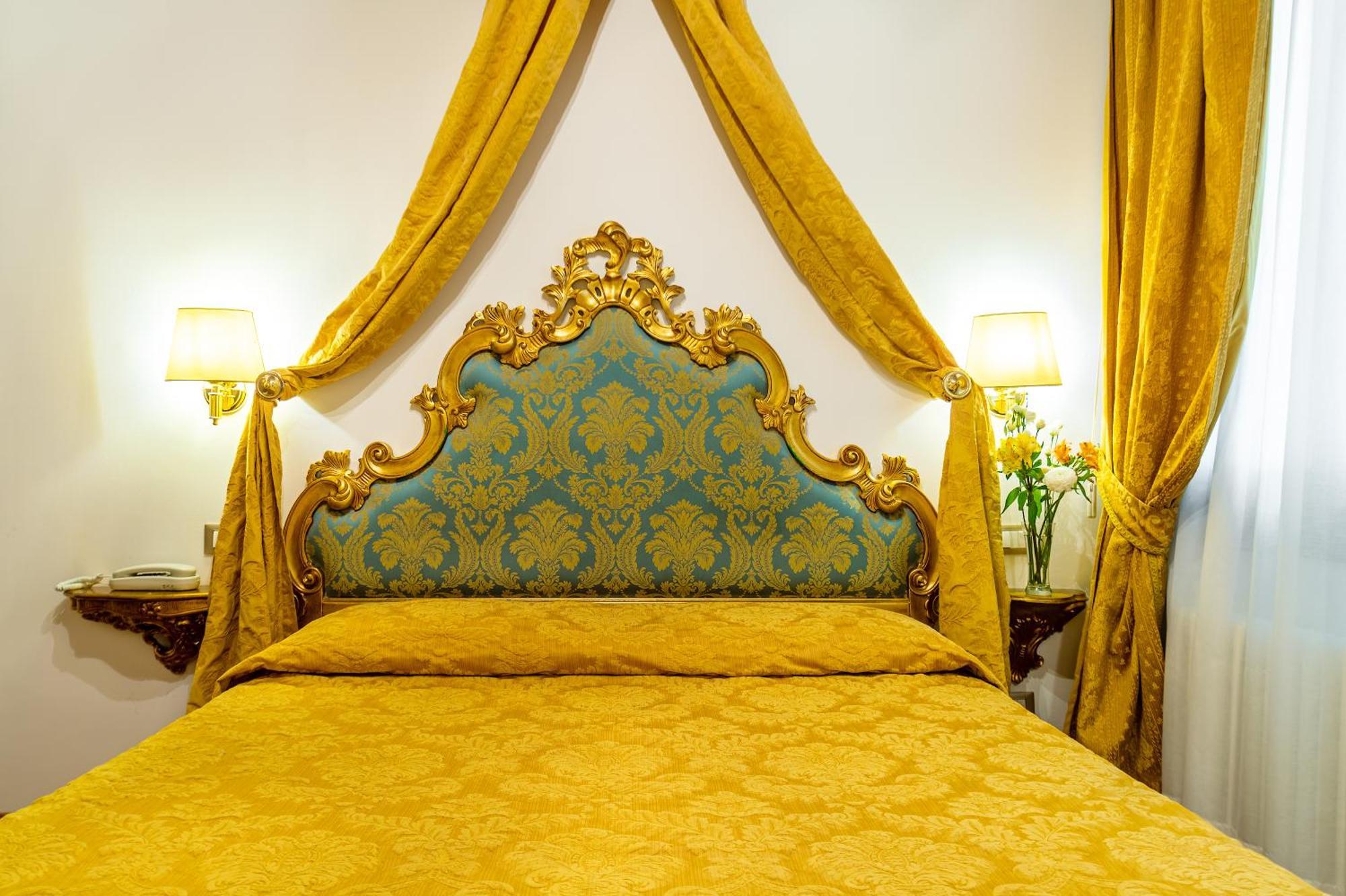 Hotel Al Vagon Venesia Bagian luar foto