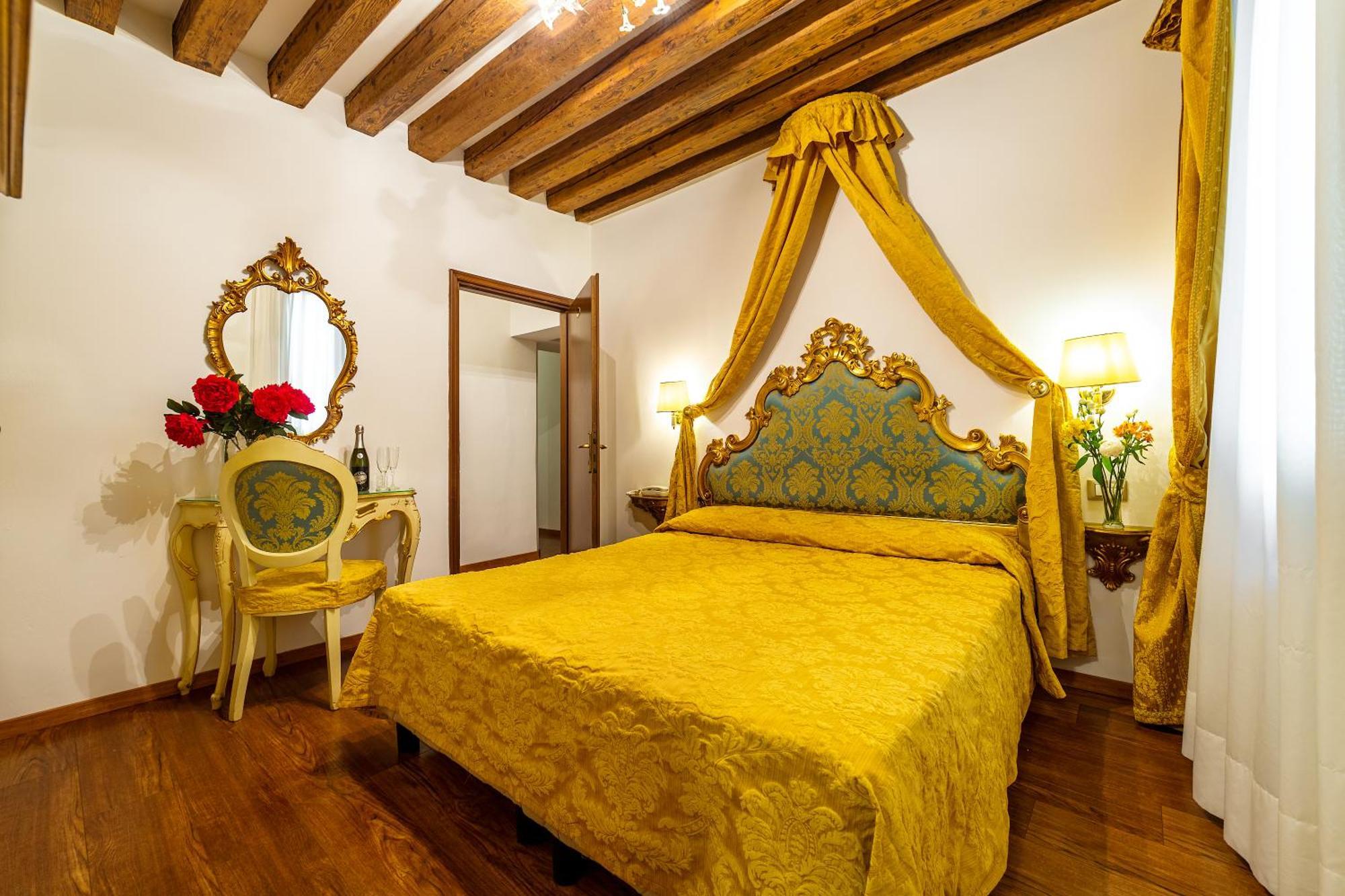 Hotel Al Vagon Venesia Bagian luar foto