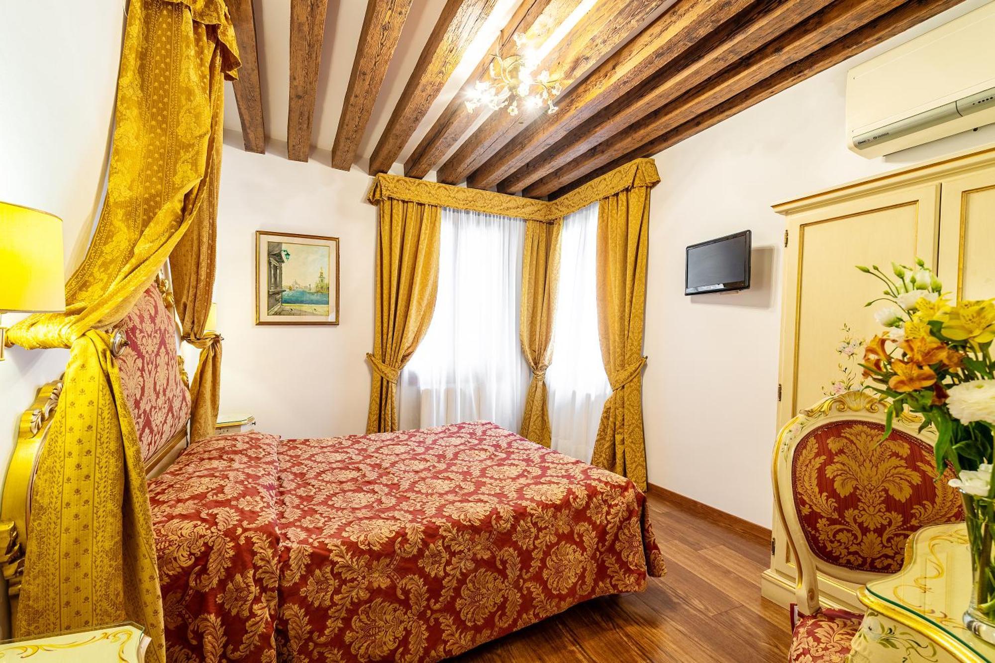 Hotel Al Vagon Venesia Bagian luar foto