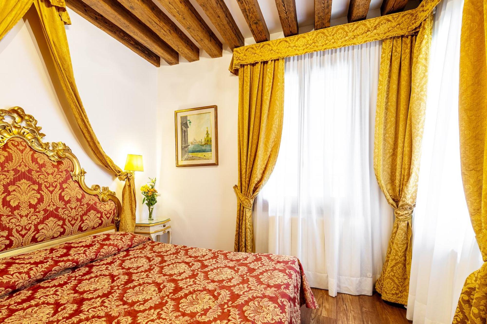 Hotel Al Vagon Venesia Bagian luar foto