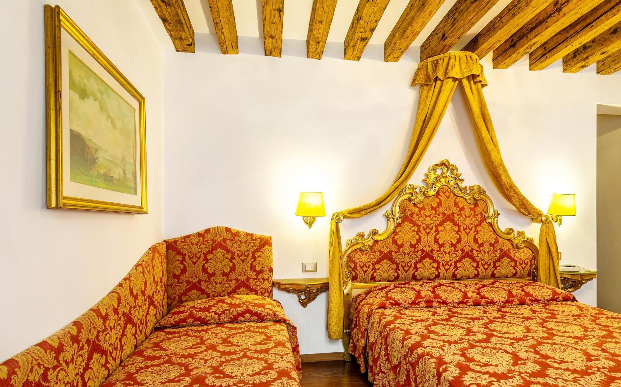 Hotel Al Vagon Venesia Bagian luar foto