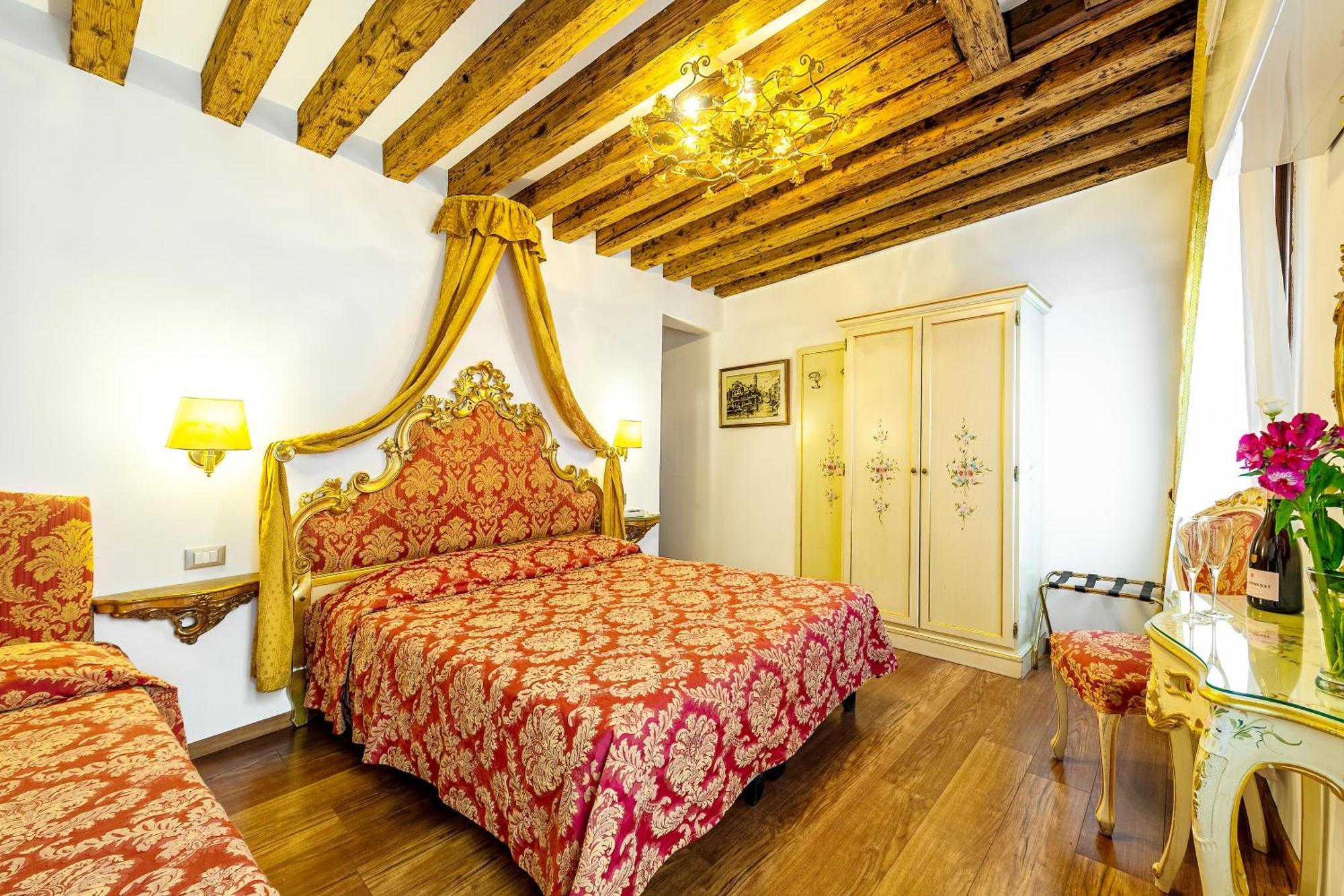Hotel Al Vagon Venesia Bagian luar foto