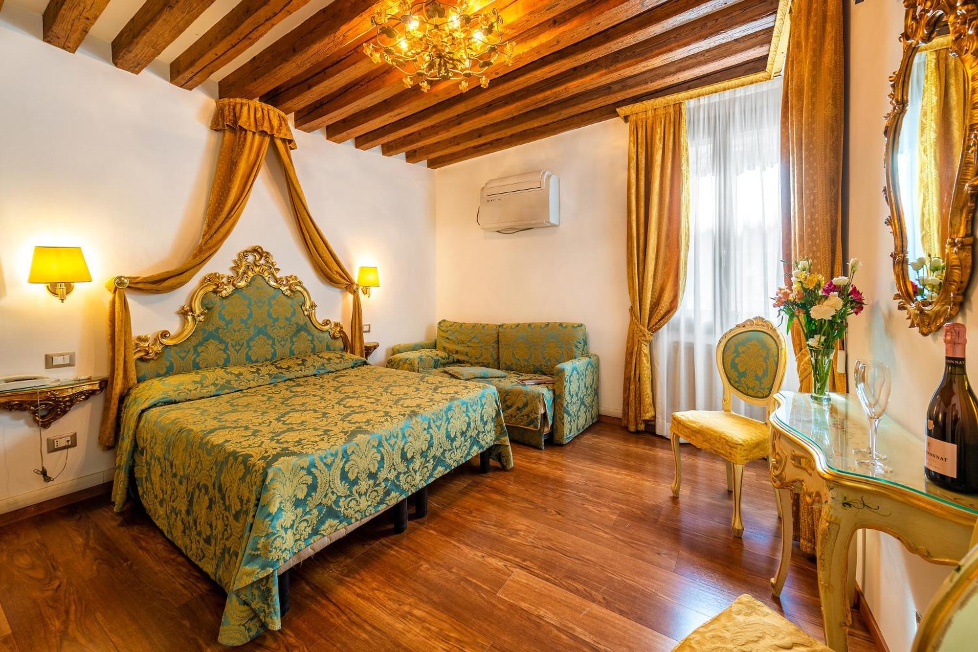 Hotel Al Vagon Venesia Bagian luar foto