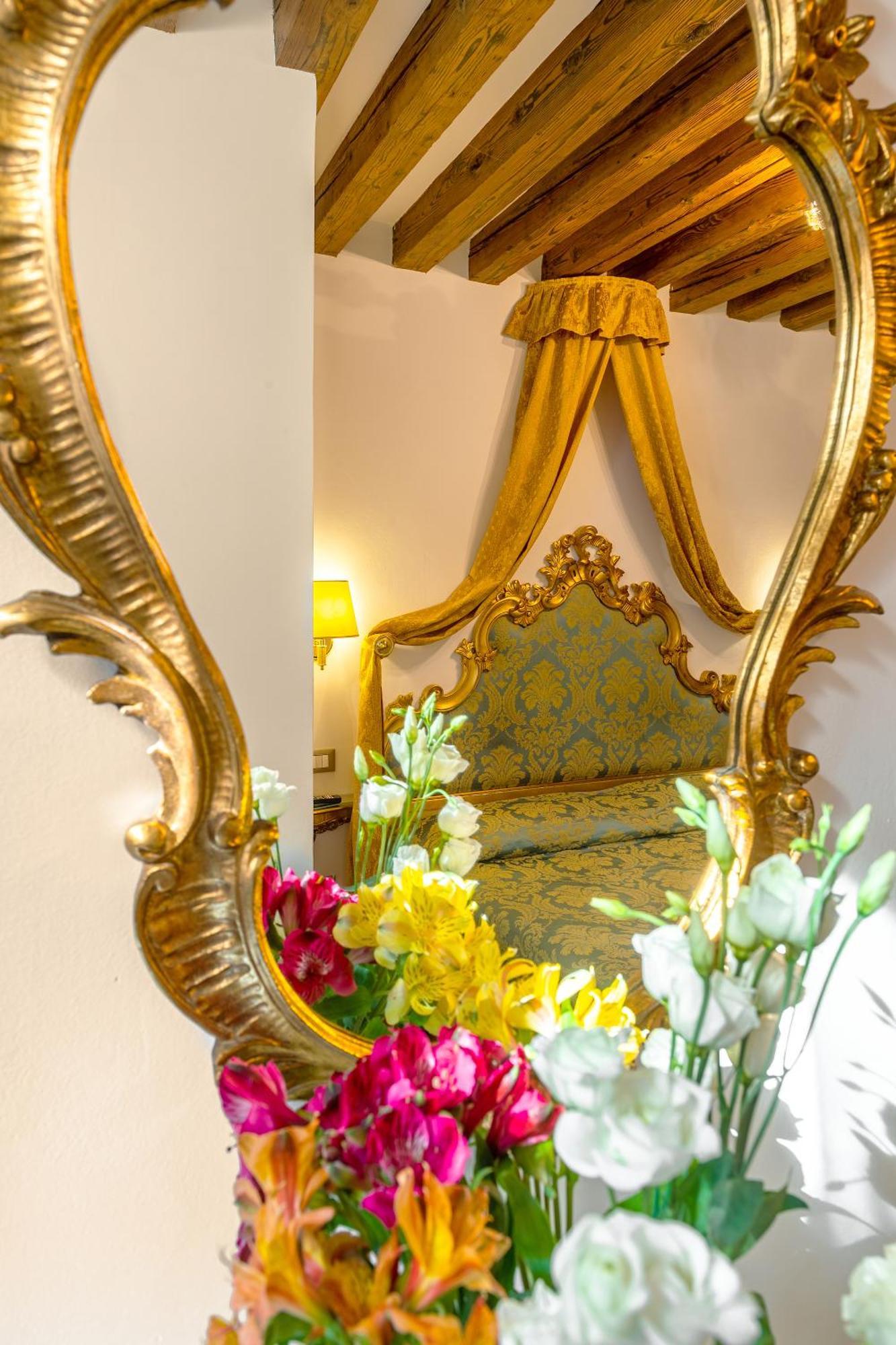 Hotel Al Vagon Venesia Bagian luar foto