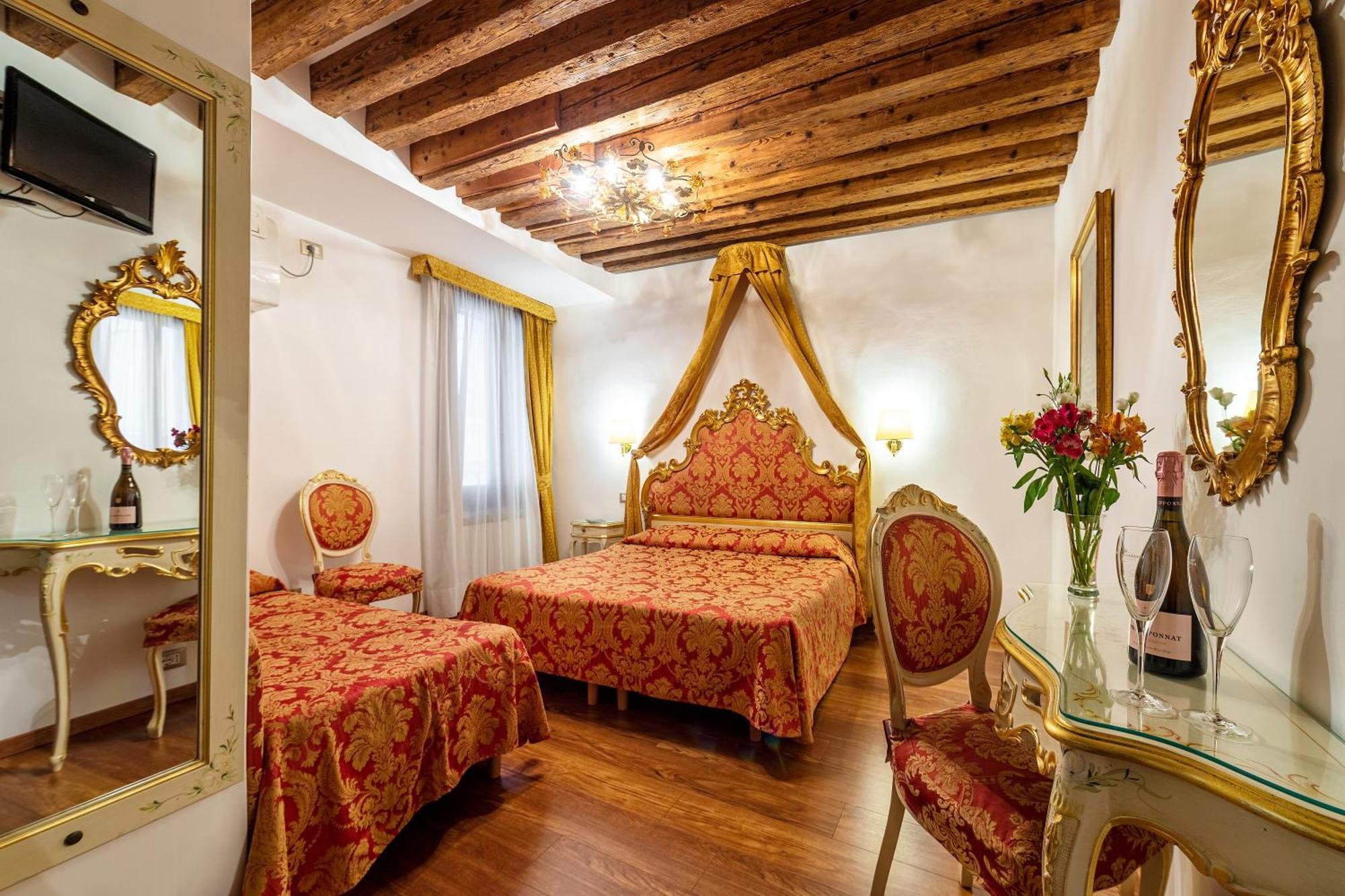 Hotel Al Vagon Venesia Bagian luar foto